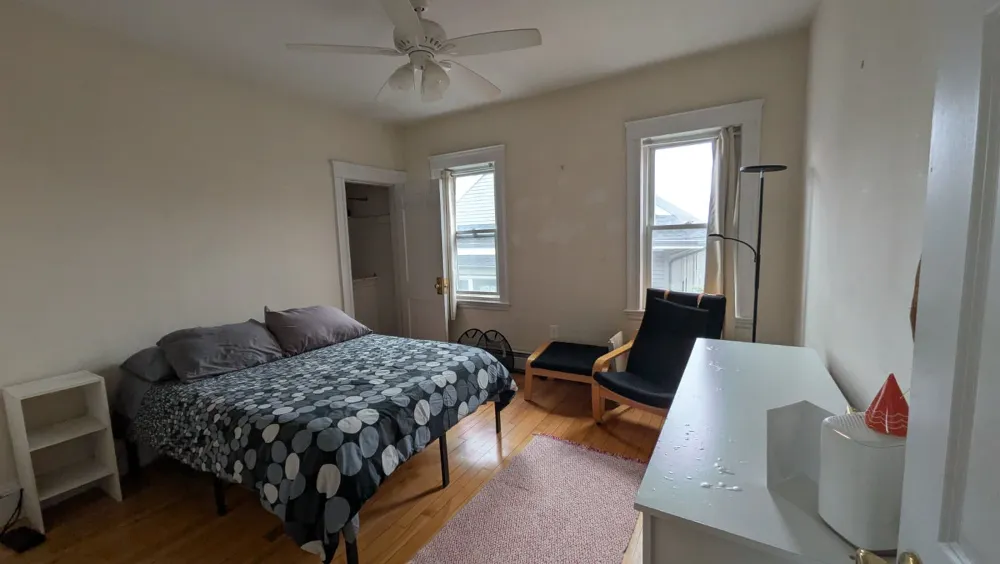 SUMMER SUBLET AVAILABLE FROM MAY-AUG WEST SOMERVILLE - Main