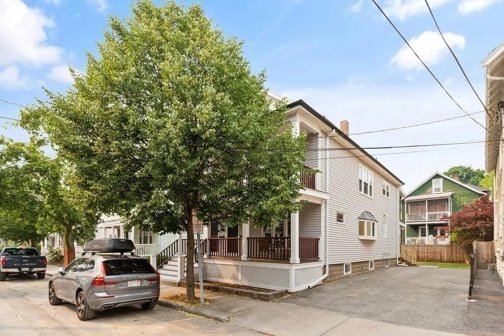 Seeking Summer Sublettter (4 BR Duplex Near Campus) - Image 1