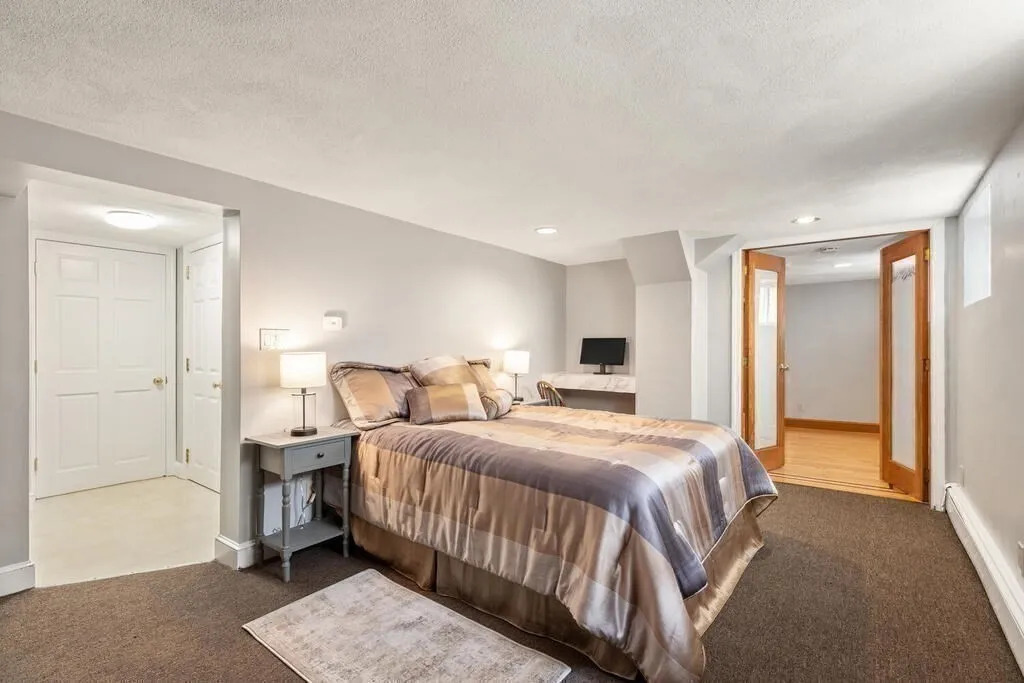 Seeking Summer Sublettter (4 BR Duplex Near Campus) - Thumbnail 8
