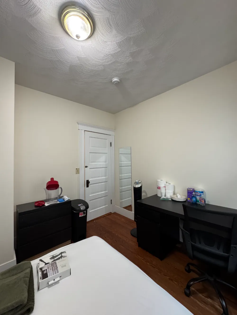 Spring Bedroom available! (4bd/1ba) - Image 3