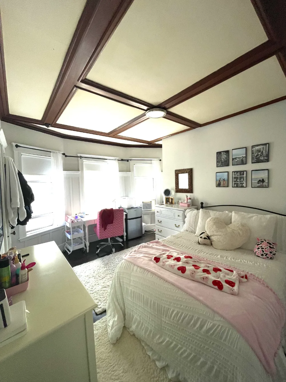Newly renovated modern sunny 4 bedroom - Image 4