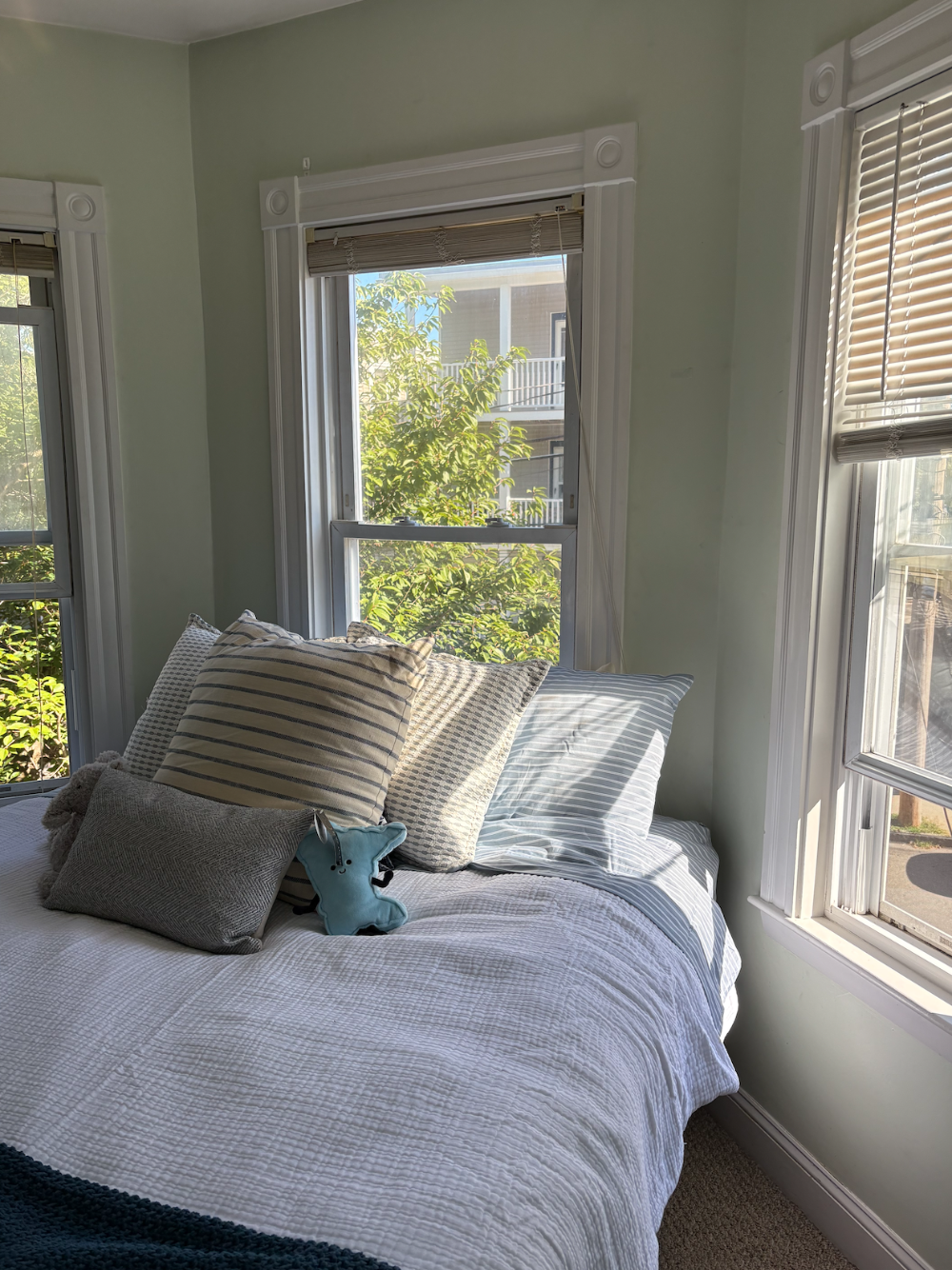 Bright 3-Bedroom Near Campus w/ Free In-Unit Laundry - Main