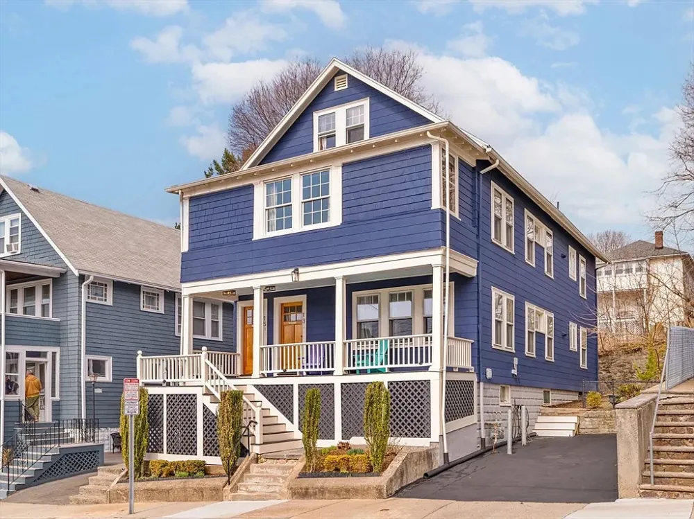 Spacious Bedroom & Bathroom Next to Tufts - Main