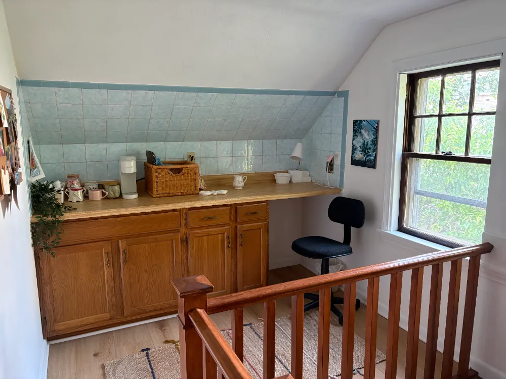 Spacious Bedroom & Bathroom Next to Tufts - Image 4