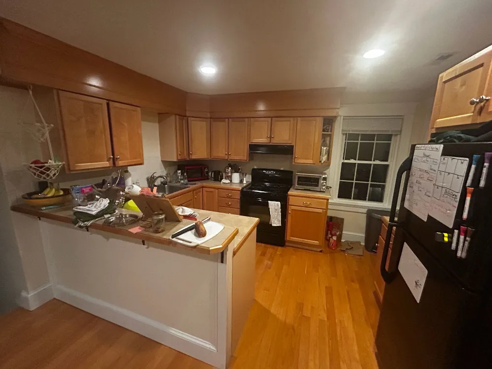 Open, natural light bedroom within minutes of campus - Main