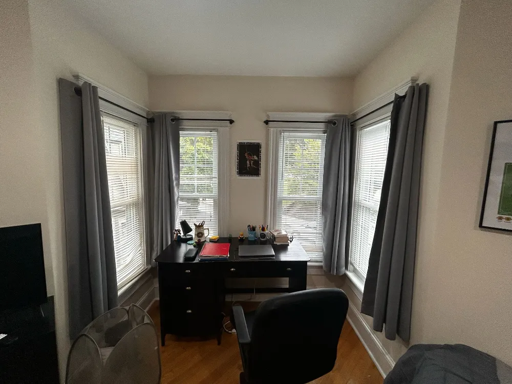 Open, natural light bedroom within minutes of campus - Image 3