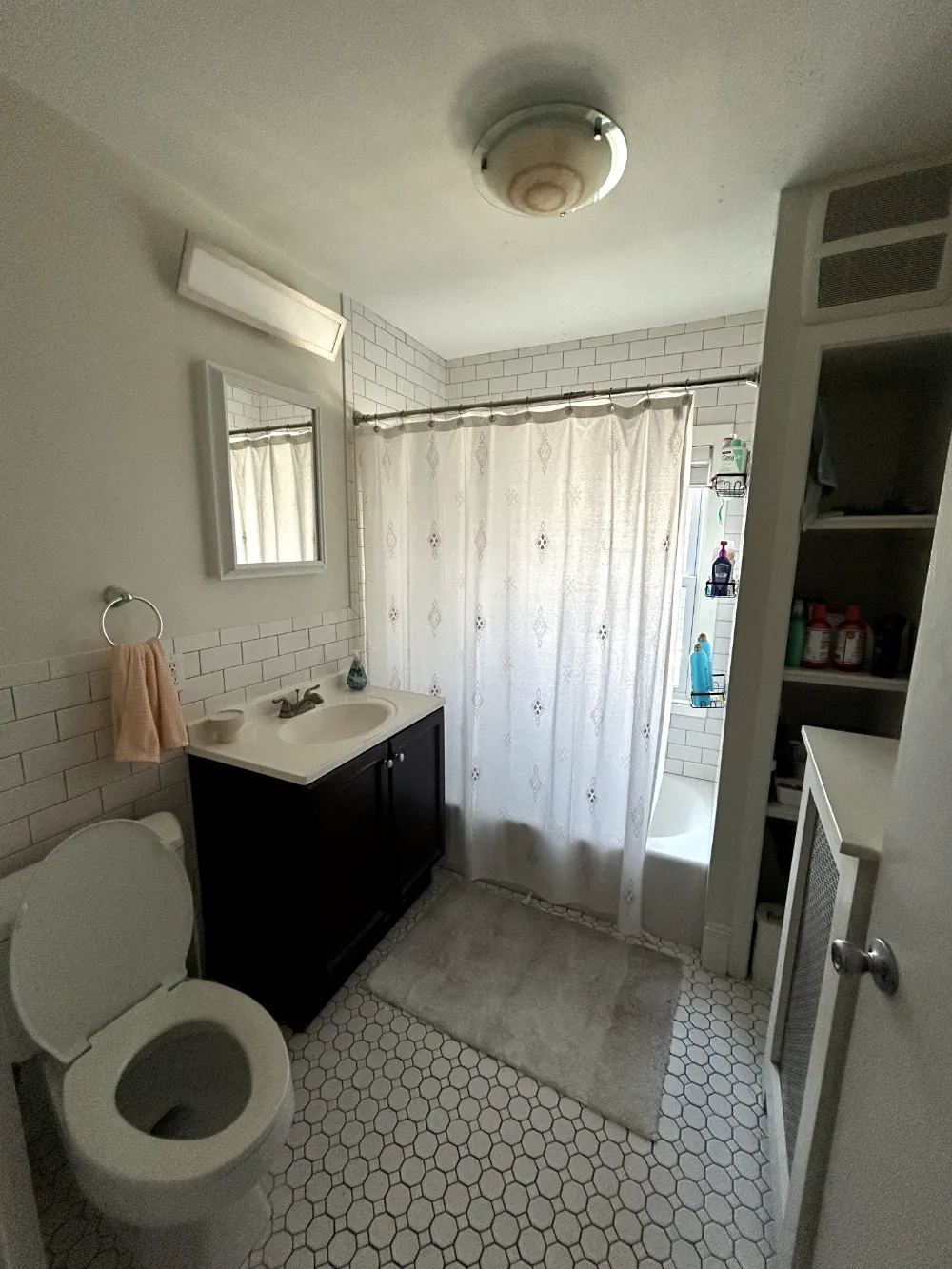 Tufts Sublet: Furnished Bedroom on College Ave - Image 2