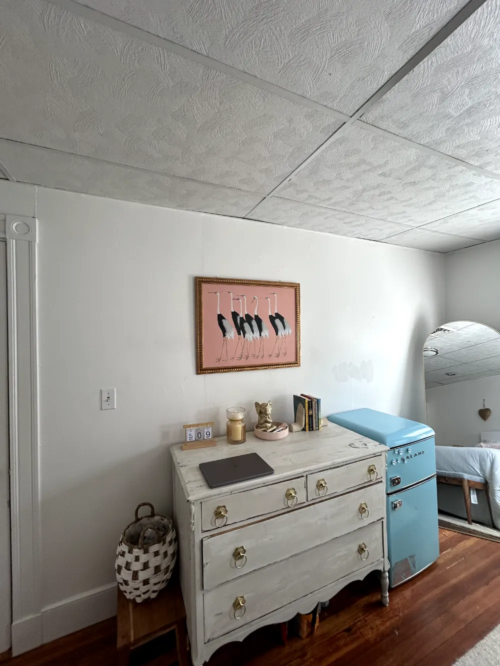 Tufts Sublet: Furnished Bedroom on College Ave - Image 4