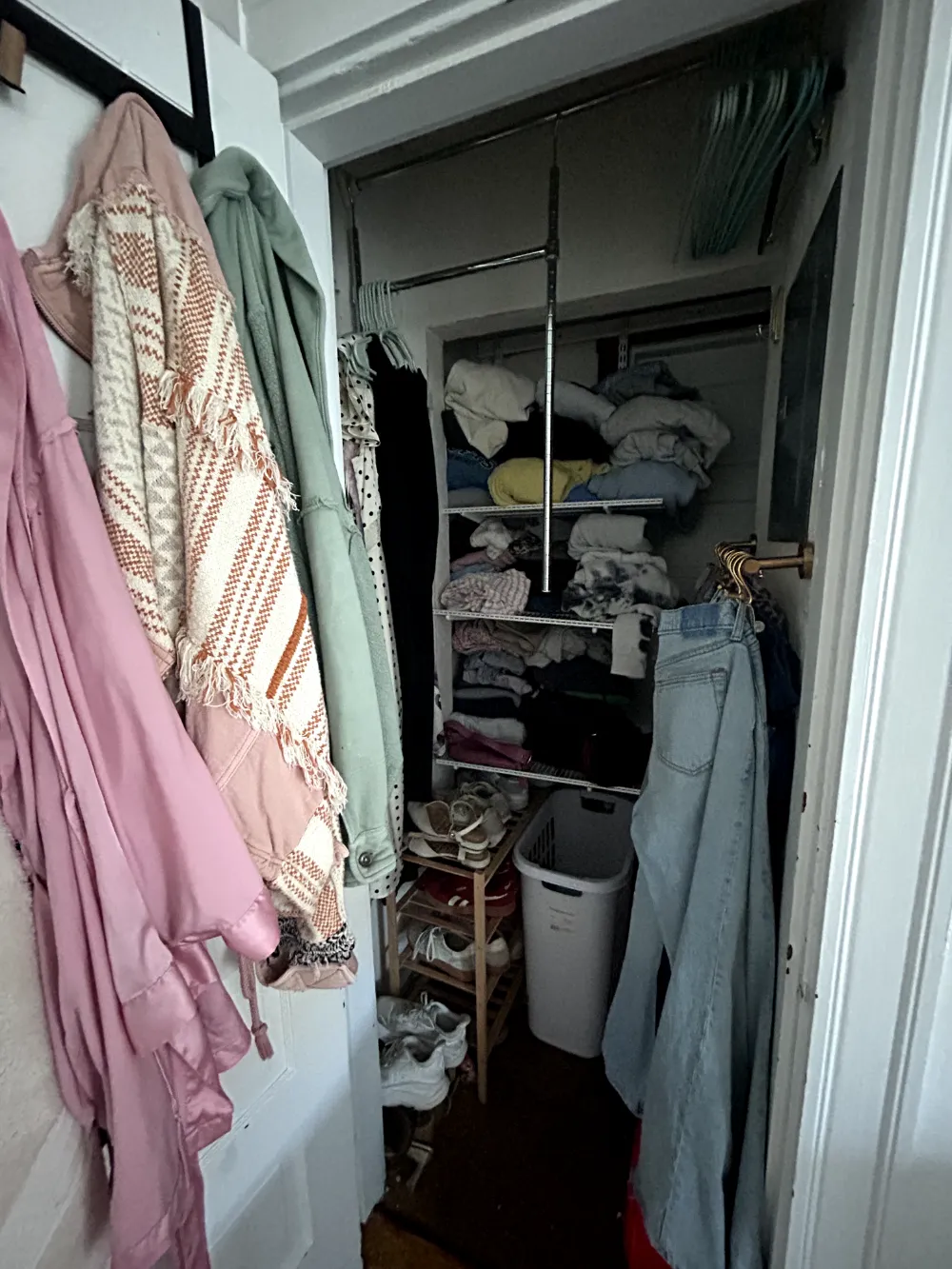 Tufts Sublet: Furnished Bedroom on College Ave - Thumbnail 9