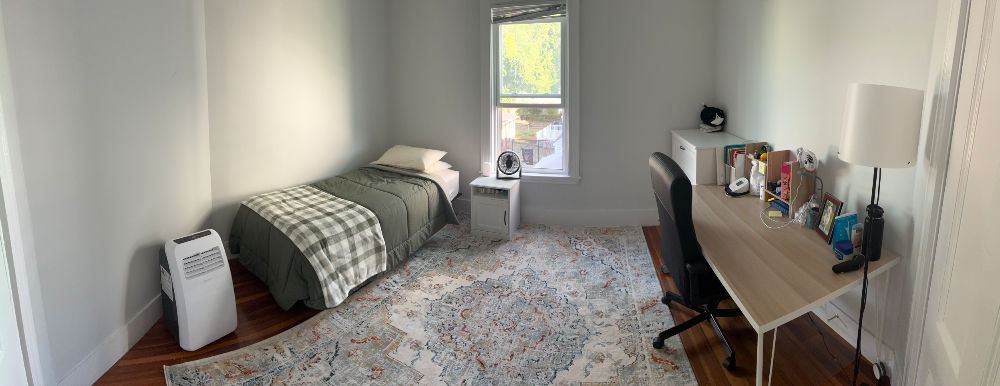 Spacious Bedroom in Newly Renovated House - Image 4