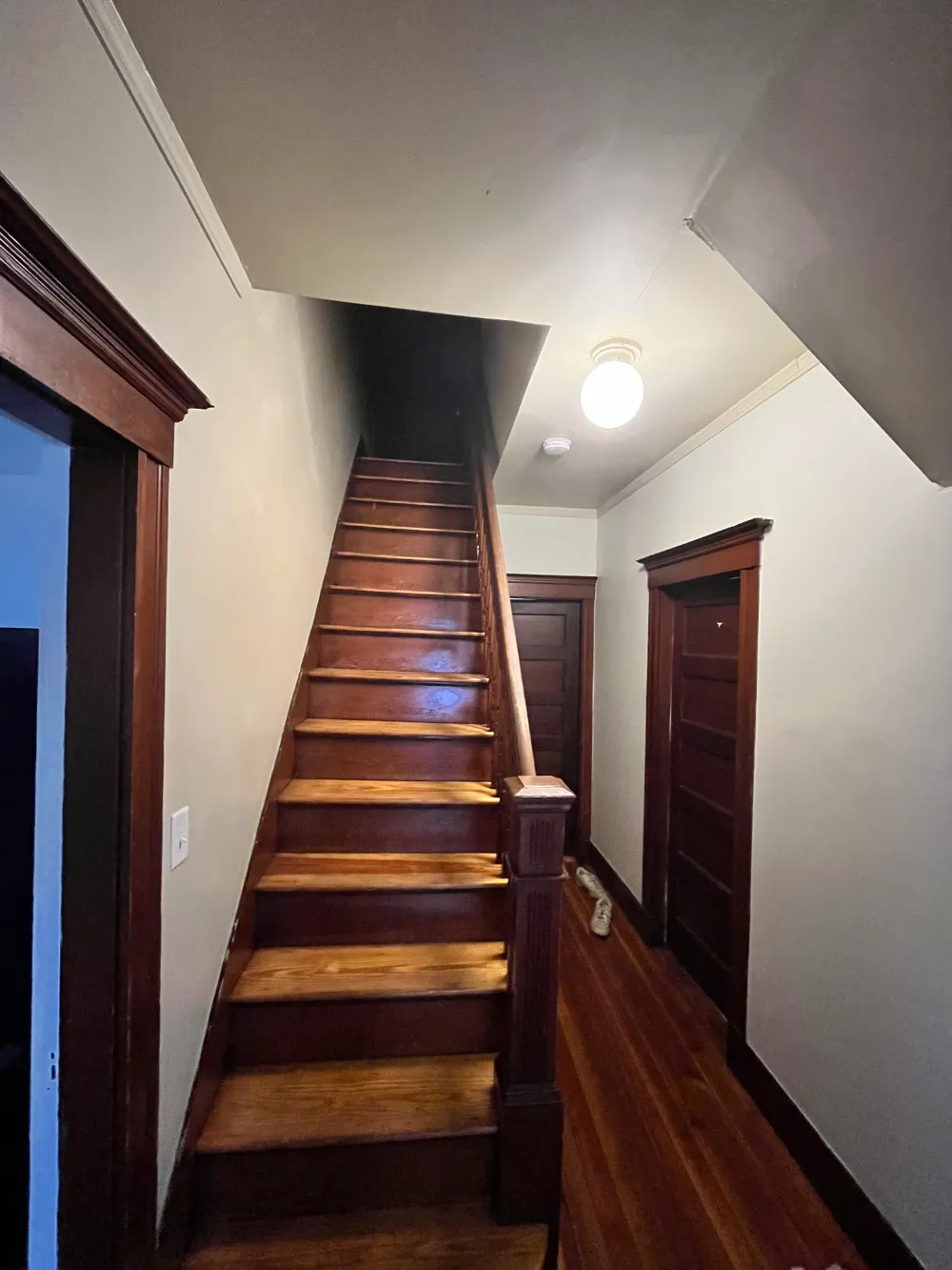 Cozy Townhouse Walking Distance to Tufts University - Thumbnail 6