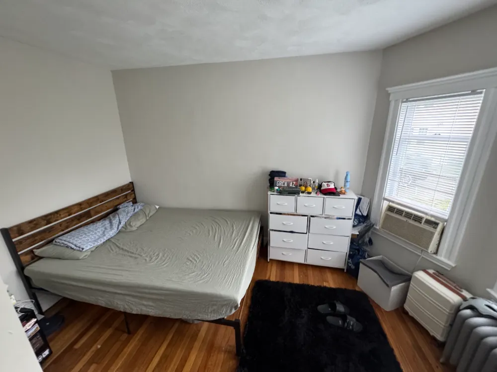 Cozy house right in front of Tufts JCC, a min walk from Tufts T stop  - Image 2