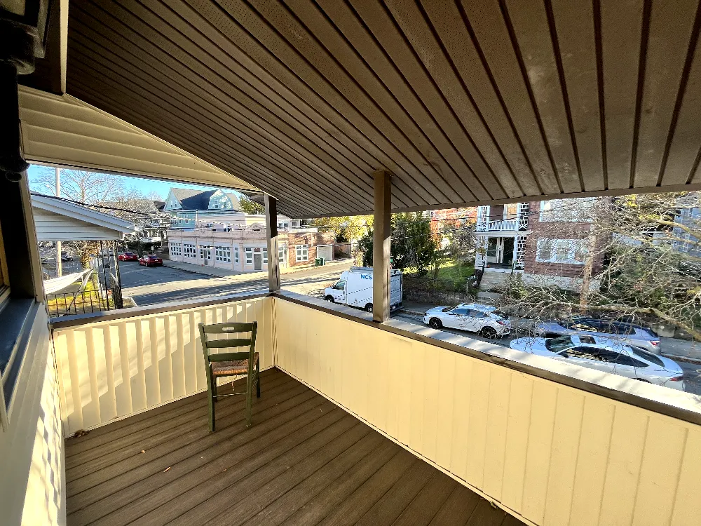 Warm 2nd floor room near campus - Image 2