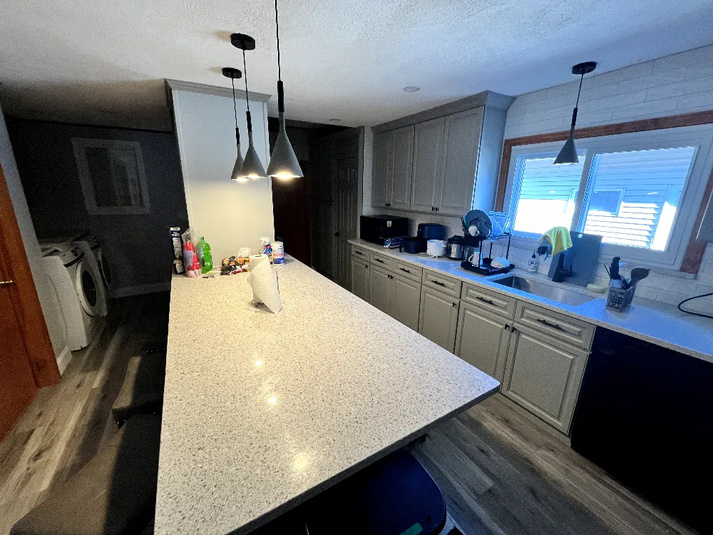 Warm 2nd floor room near campus - Image 4