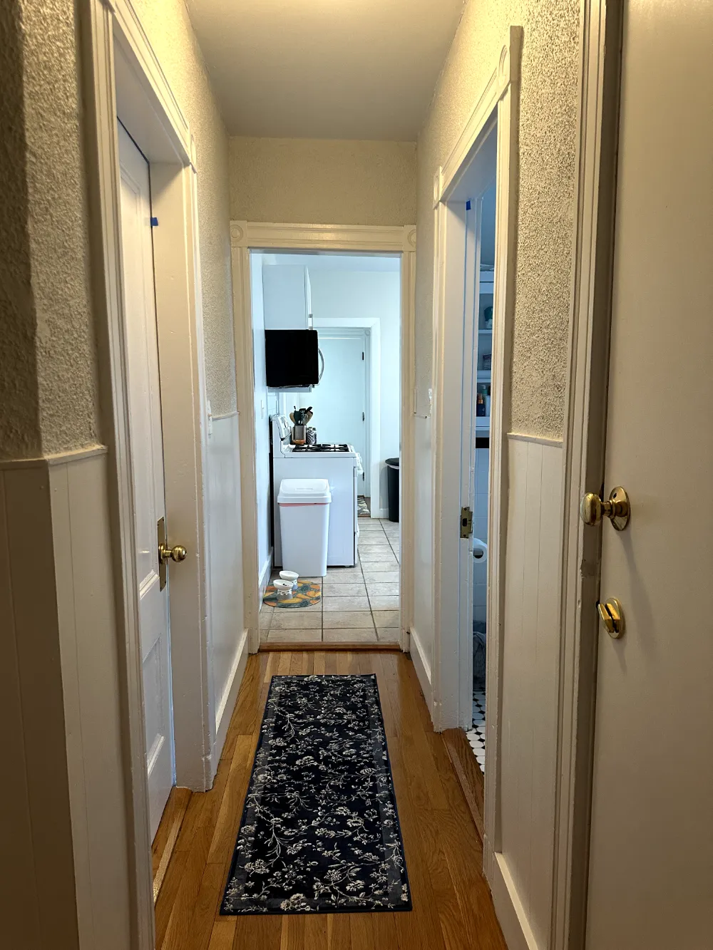 69 Raymond Ave. Single Bedroom Spring/Summer Sublet 2026, Fully Furnished with Attached Porch  - Image 4