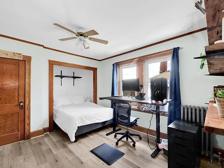 SPACIOUS BEDROOM (!!) LESS THAN TEN MINUTES (!!!!) WALK FROM TISCH on Chetwynd Rd!! - Main