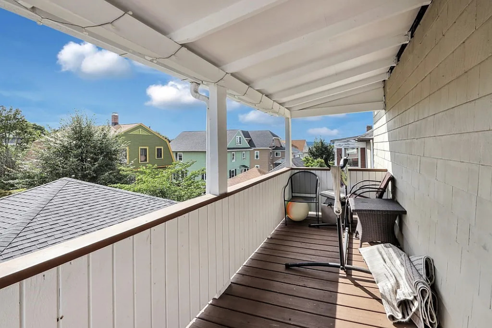 SPACIOUS BEDROOM (!!) LESS THAN TEN MINUTES (!!!!) WALK FROM TISCH on Chetwynd Rd!!   - Thumbnail 6