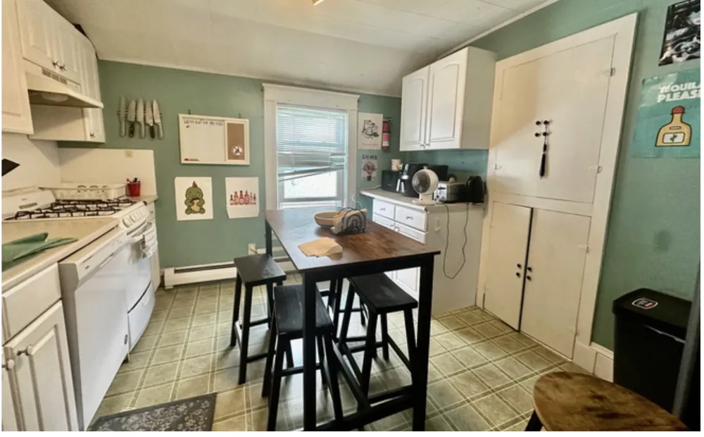 Bedroom available on College Ave! 1 minute from campus. - Image 2