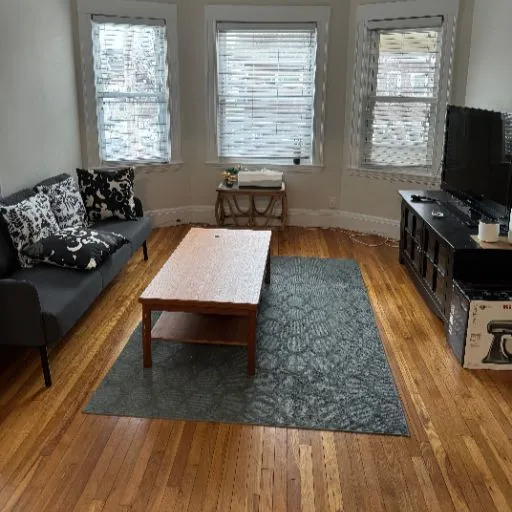 Spacious Room near Campus - Image 3