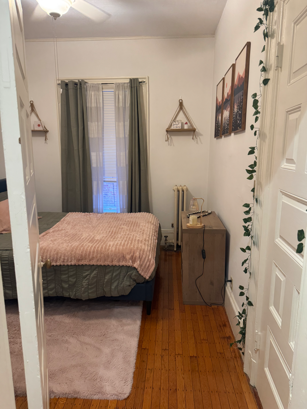 Room for rent in Backbay - Main