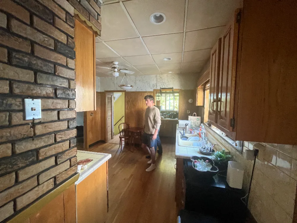 1 Private Bedroom Summer Sublet - Image 4