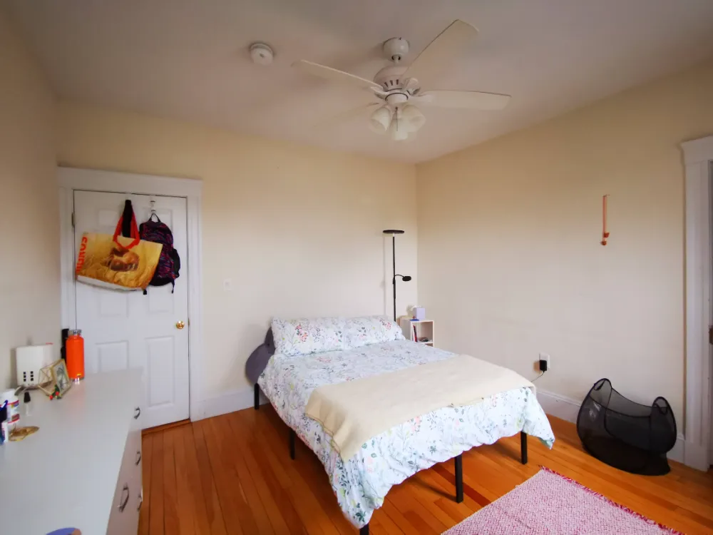 SUMMER SUBLET AVAILABLE FROM MAY-AUG WEST SOMERVILLE  - Image 2