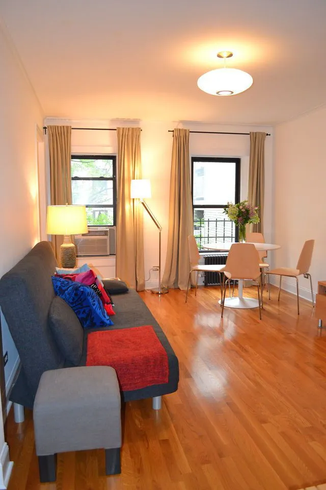 SPACIOUS 1 BED/ 1 BATH APARTMENT IN DOWNTOWN PALO ALTO - Image 2