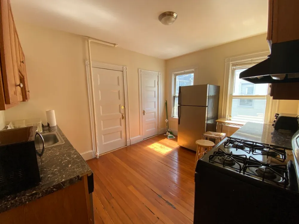Large 5-BR Apartment Near Campus - Main