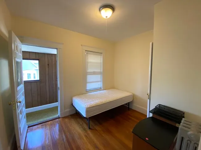 Large 5-BR Apartment Near Campus - Image 3