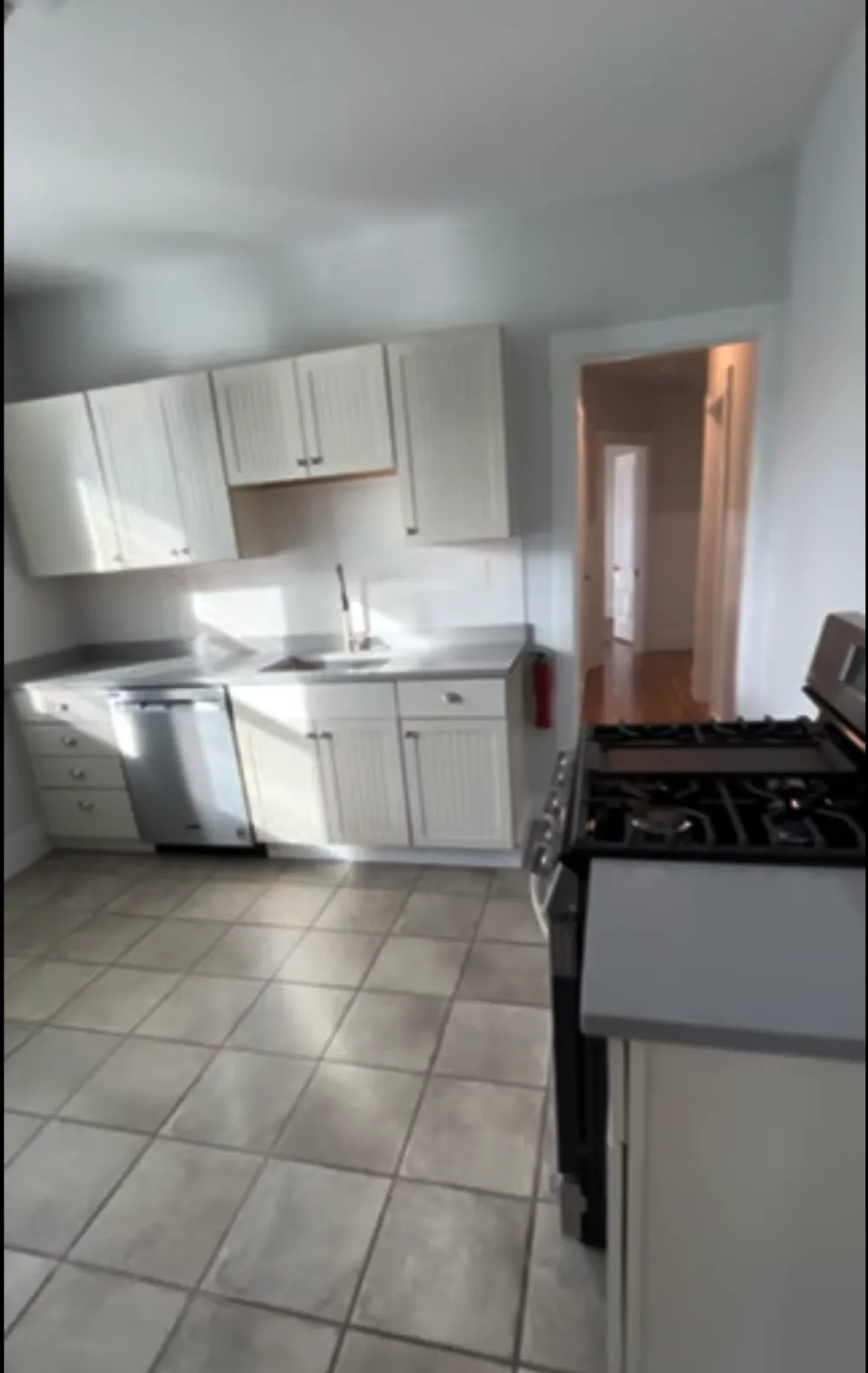 Spacious 1 Bedroom for Summer Sublet near Tufts University - Image 4