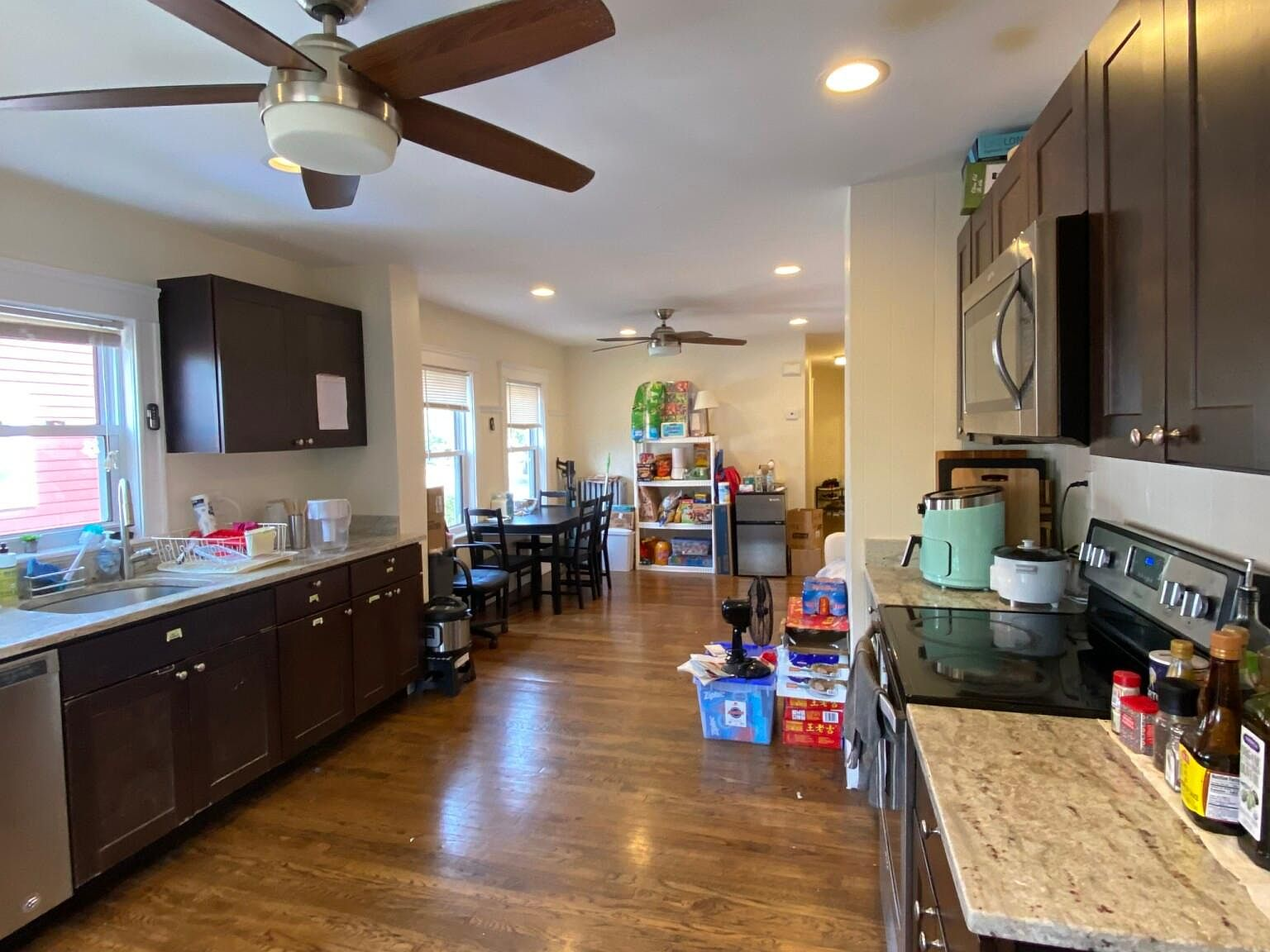 Sunny 3-BR near campus - Image 1