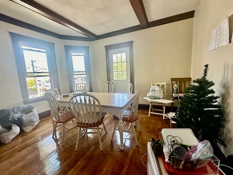 Summer bedroom available near campus! (5 BD, 2 BA)  - Thumbnail 6