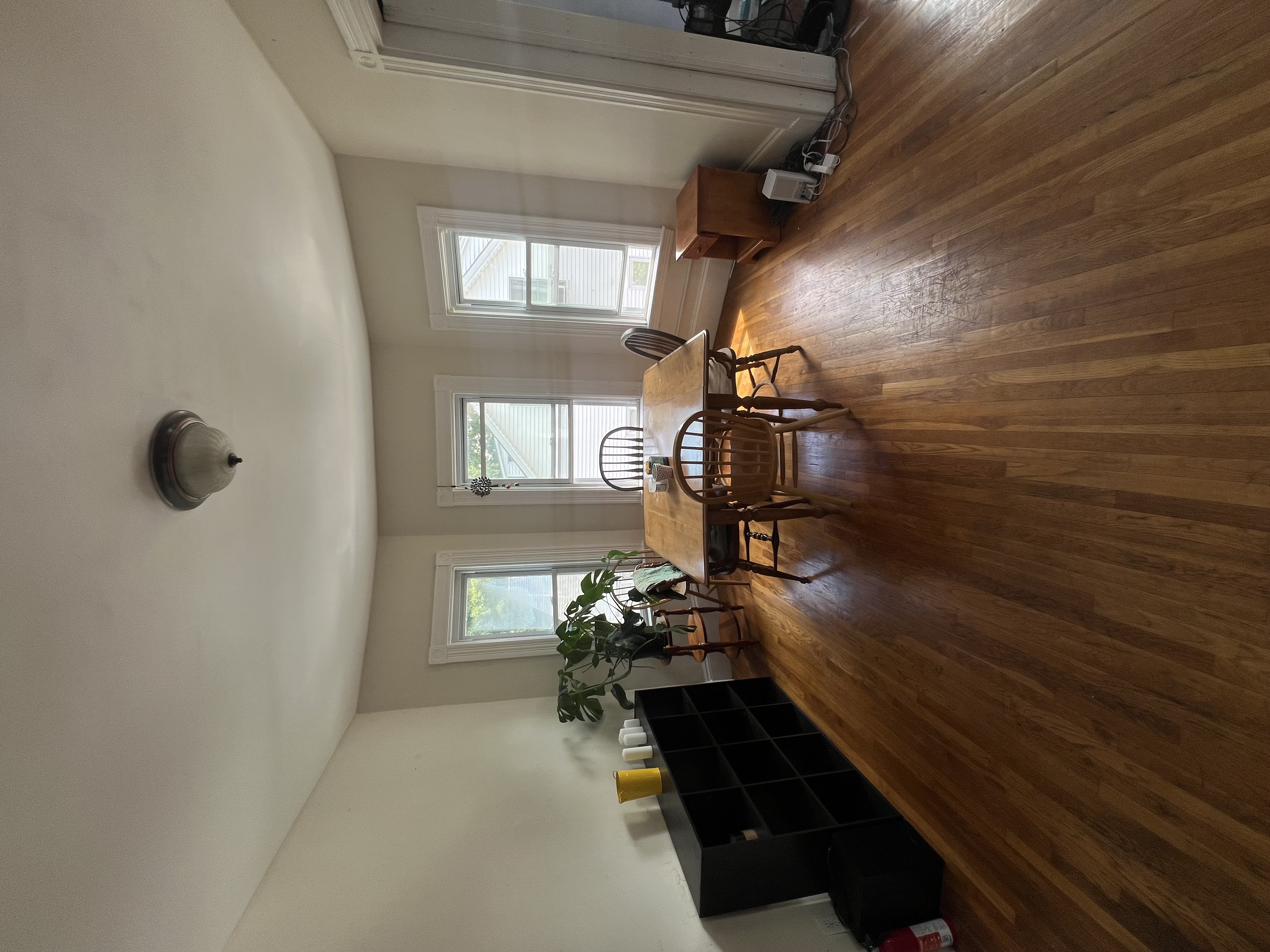 Summer Sublet Near Tufts University! - Thumbnail 2