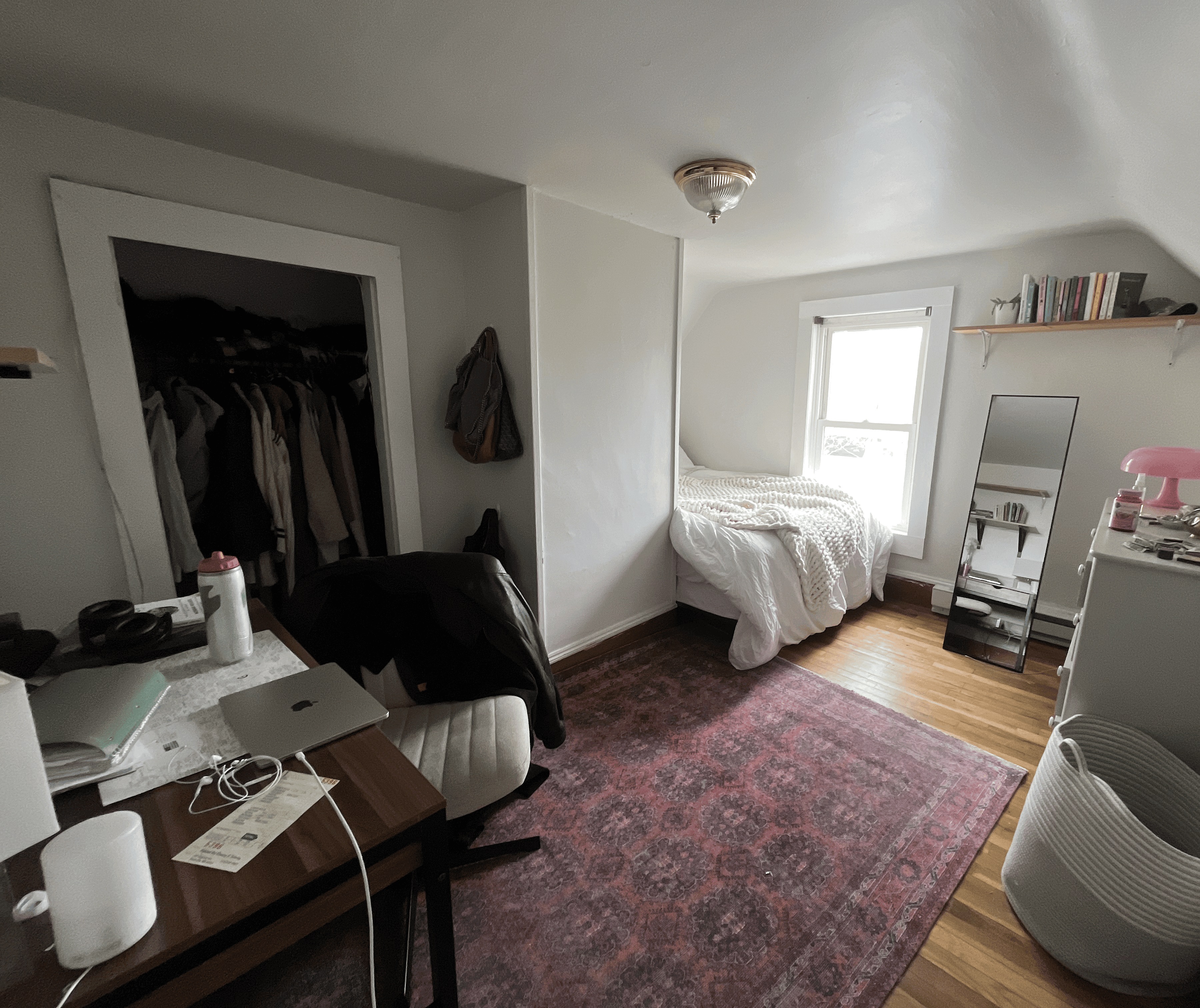 1-BR Full Year Sublet near campus - Image 1