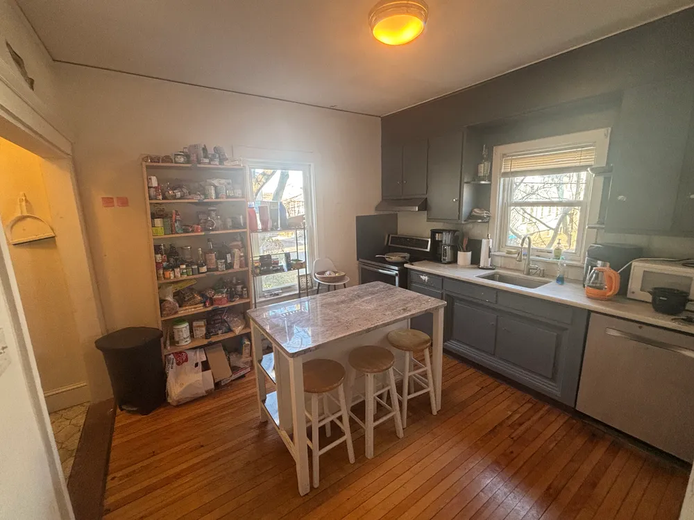 Beautiful ACCESSIBLE apartment behind Carm - Thumbnail 6
