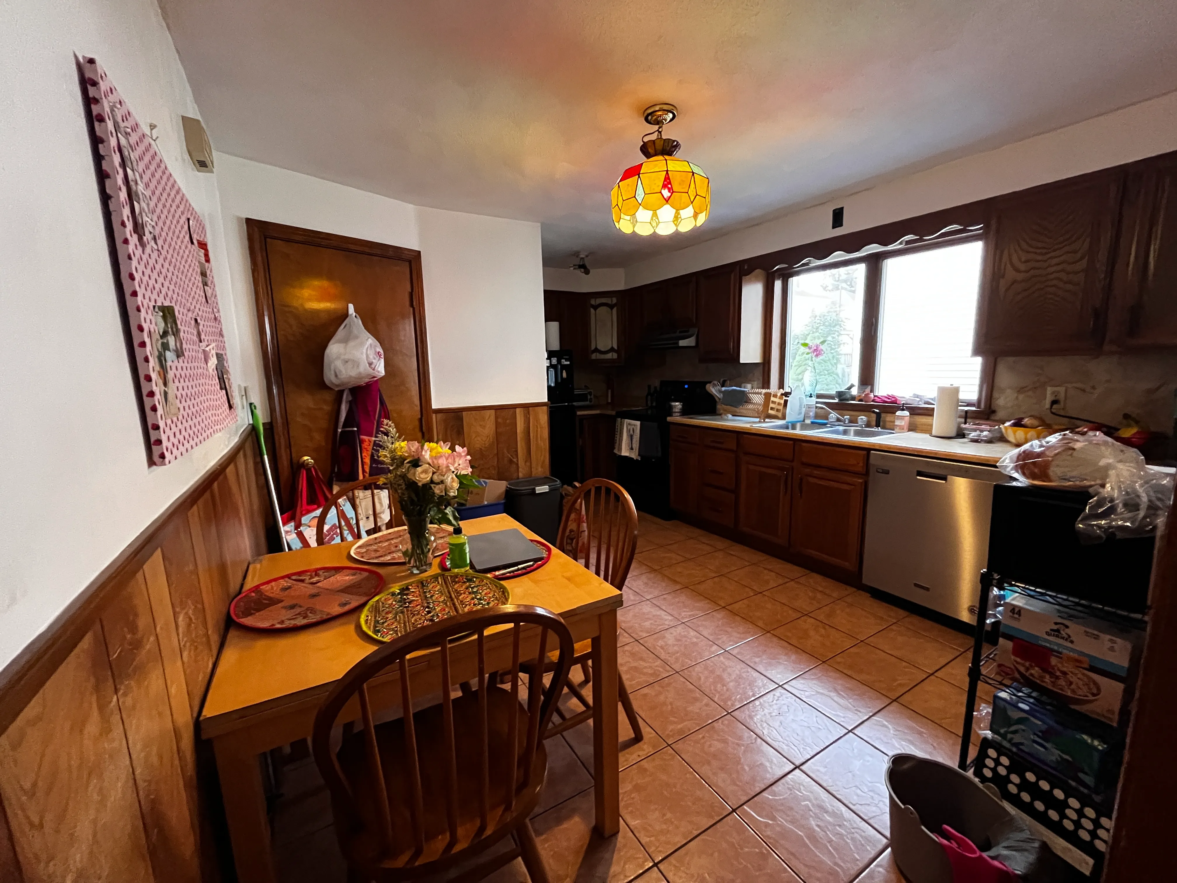 🌼 Spring Semester Sublet: Cute 3BR Near Tufts + Free Laundry! - Thumbnail 5
