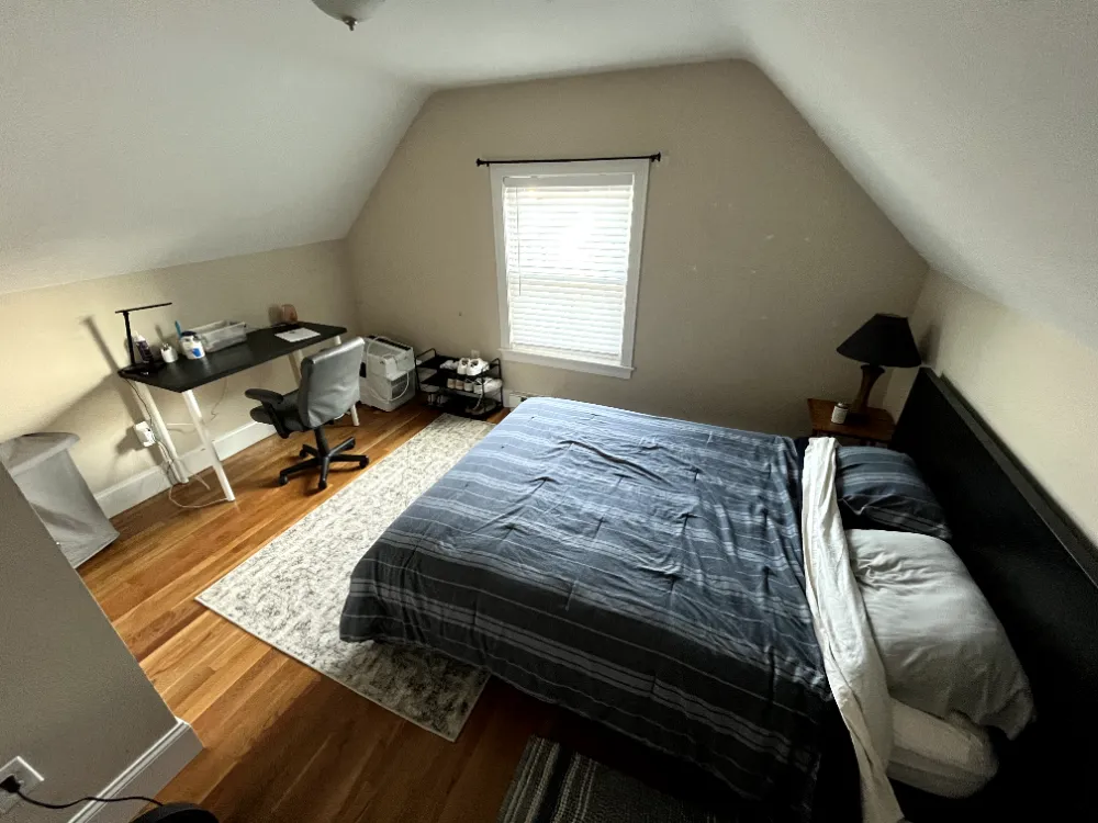 A room near Tufts University's gym (It is filled) - Main
