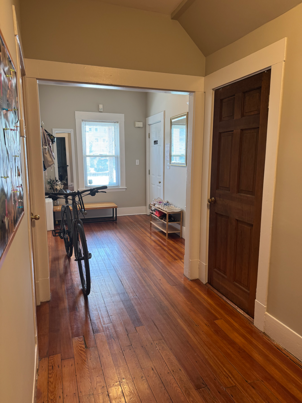 Right on Campus Sublet: One Bedroom in College House - Image 4