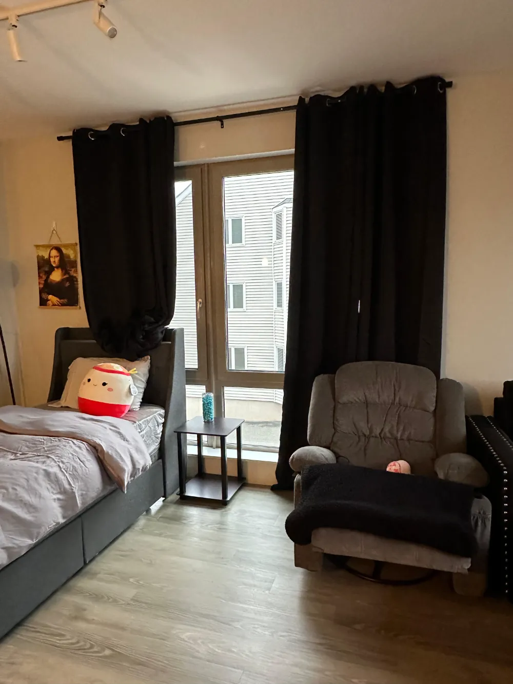 sphere apartments 2-bed room - Thumbnail 8